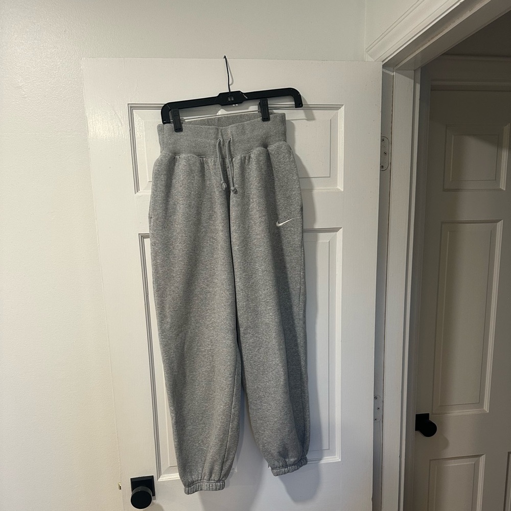 Nike Women’s High waist sweatpants